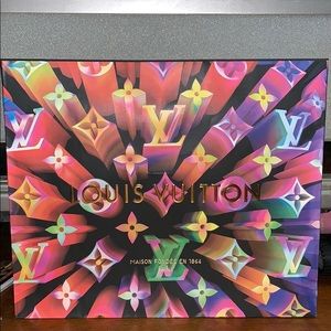 Louis Vuitton 2019 holiday shopping bag